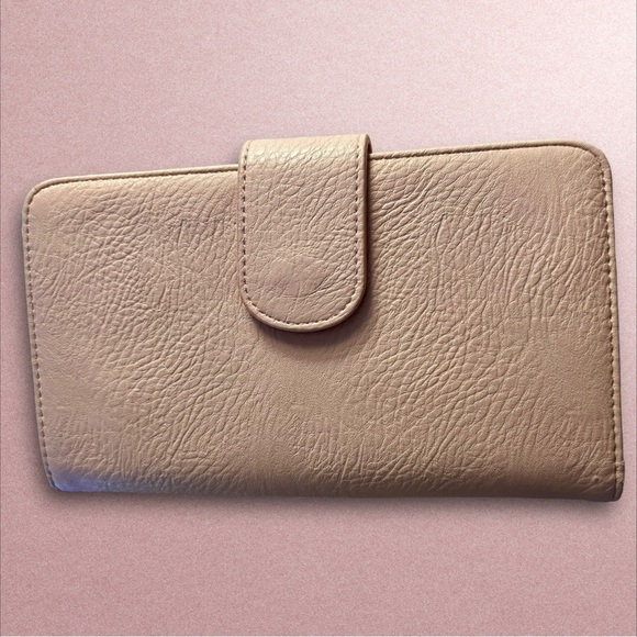 Baby Pink Travel/Passport Wallet - Picture 5 of 5